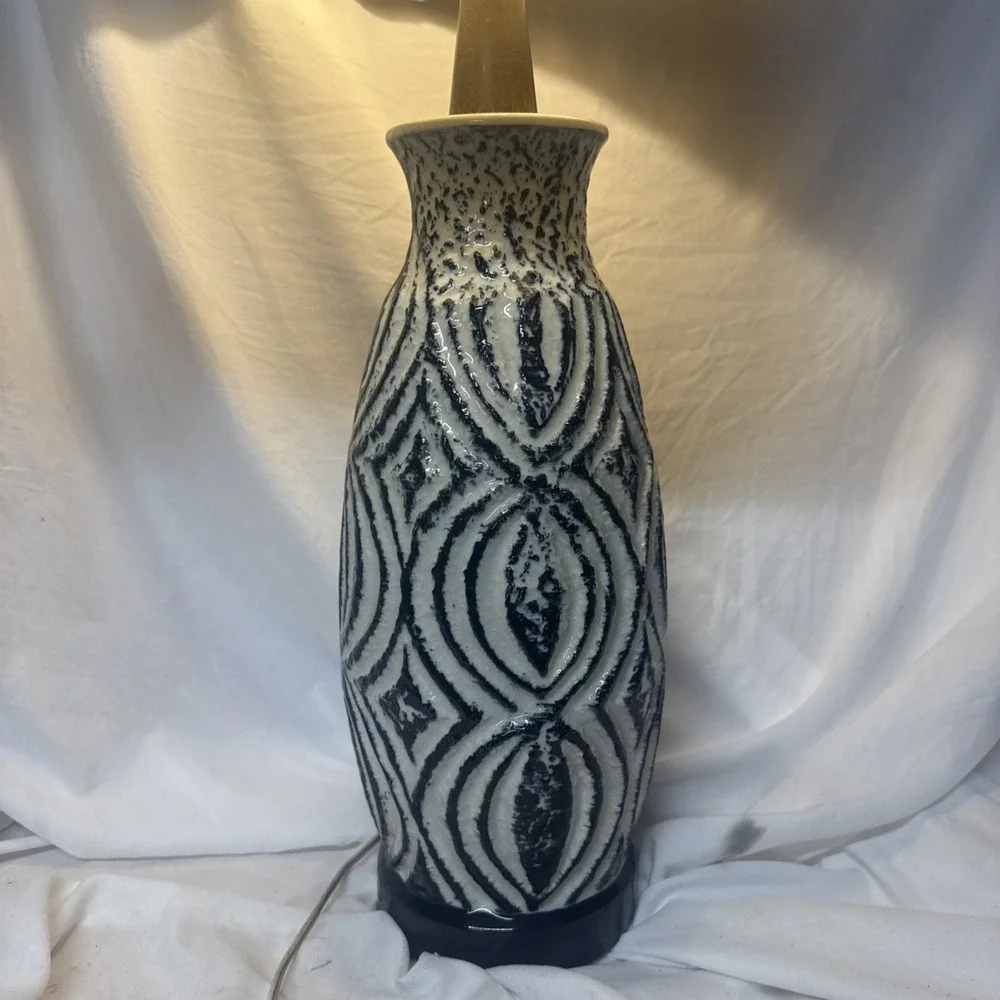 VTG MCM Pottery Lamp Geometric Textured Blue Black White Groovy Design Wood Neck